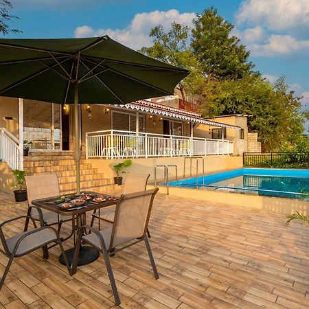 Stayvista'S Harvest Haven - Pool-View Villa With Deck & Machan Near Sula Nashik Exterior photo